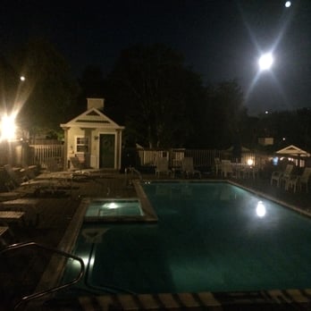 Seascape Motel & Cottages - Pool and hot tub at night - Hotels Near Me - Belfast, Maine Seascape Motel & Cottages - Pool and hot tub at night - Hotels Near Me - Belfast, Maine