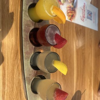 Broken Yolk Cafe - Cafes Near Me - Palm Springs, California