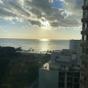 Queen Kapiolani Hotel - Hotels Near Me - Honolulu, Hawaii Queen Kapiolani Hotel - Hotels Near Me - Honolulu, Hawaii