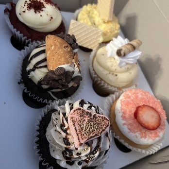 Lil’ Cakes and Creamery - Box of 6 Cupcake: Red Velvet, Cupcake Cannoli, Smoreo Lemon Crunch, Tiramisu, Strawberry Crunch - Cupcakes Near Me - Gaithersburg, Maryland Lil’ Cakes and Creamery - Box of 6 Cupcake: Red Velvet, Cupcake Cannoli, Smoreo Lemon Crunch, Tiramisu, Strawberry Crunch - Cupcakes Near Me - Gaithersburg, Maryland