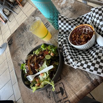 Ultimate Burger - Salad with Ali'i mushrooms, half and half lemonade tea, paniolo chili - Burgers Near Me - Kailua-Kona, Hawaii Ultimate Burger - Salad with Ali'i mushrooms, half and half lemonade tea, paniolo chili - Burgers Near Me - Kailua-Kona, Hawaii