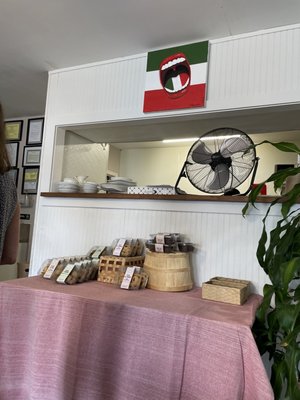 Bottega Bocconi by null