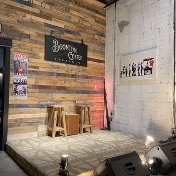 Boonton Coffee - Live performance area - Coffee Roasteries Near Me - Boonton, New Jersey