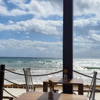 La Zebra - Table set with an idyllic beach view, hard to beat. - Mexican Near Me - Tulum, ROO