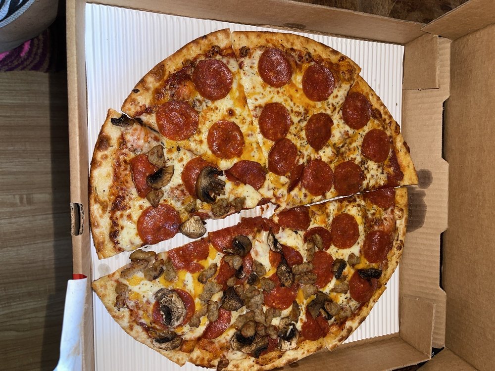 Pasqually's Pizza & Wings Logo