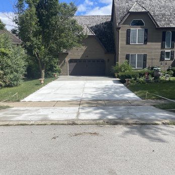 Top Pro Construction - Resurfaced driveway - Roofing Near Me Top Pro Construction - Resurfaced driveway - Roofing Near Me