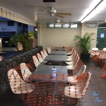 Rainbow Drive-In - Shut down all the seating for some silly ridiculous reason. - Hawaiian Near Me - Honolulu, Hawaii