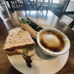 Turkey sandwich with French onion soup