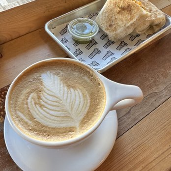 Breakaway Cafe - Hot Pumpkin Spice Latte & Sausage Breakfast Burrito - Cafes Near Me - Culver City, California