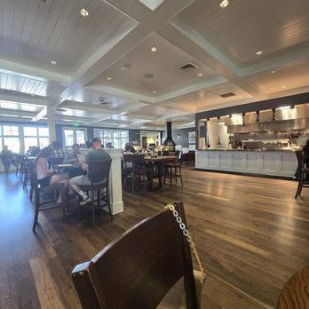 Russian River Brewing - Inside dining looking towards the entrance. - Brewpubs Near Me - Windsor, California Russian River Brewing - Inside dining looking towards the entrance. - Brewpubs Near Me - Windsor, California