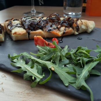 Woodstone Pizza and Wine - Mozzarella bread sticks - Pizza Near Me - Haarlem, New Hampshire