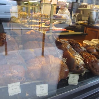 Paul - Baked goods in the window - Bakeries Near Me - Paris, 75 Paul - Baked goods in the window - Bakeries Near Me - Paris, 75