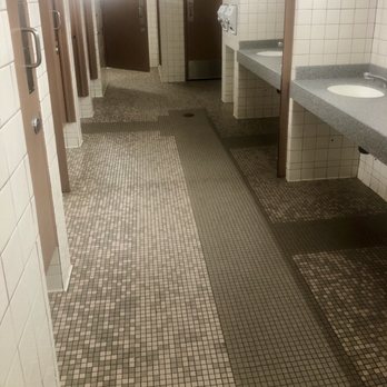 Ehrenberg Rest Stop Eastbound - Women's bathroom - very clean - Rest Stops Near Me - Ehrenberg, Arizona