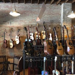 Mountain Rock Music - High quality acoustic guitars, perfect for everything from campfire songs to stadium performance!