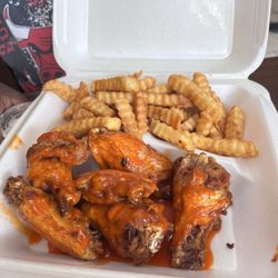 Taqueria Margarita - Hot wings and fries