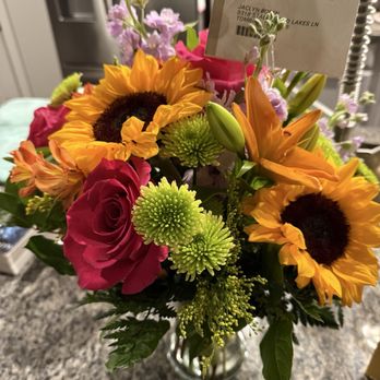 Susana's Flowers - Birthday flowers. - Florists Near Me - Tomball, Texas
