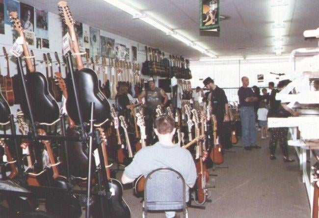 Ray Hennig S Heart Of Texas Music 22 Reviews Musical Instrument Services 1002 S Lamar Blvd Bouldin Creek Austin Tx United States Phone Number Yelp