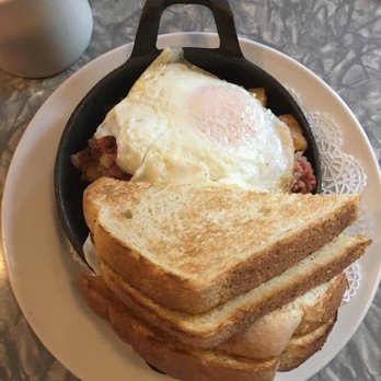 Henrys Diner - Diners Near Me - Burlington, Vermont