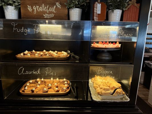 Aunt Catfish's On the River by null