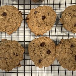 Gluten Free oatmeal chocolate chip cookies! The best you'll ever have! Crispy on the outside chewy on the inside and absolute heaven!!