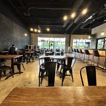 Obsidian Brewery - dining area - Brewpubs Near Me - Leander, Texas Obsidian Brewery - dining area - Brewpubs Near Me - Leander, Texas