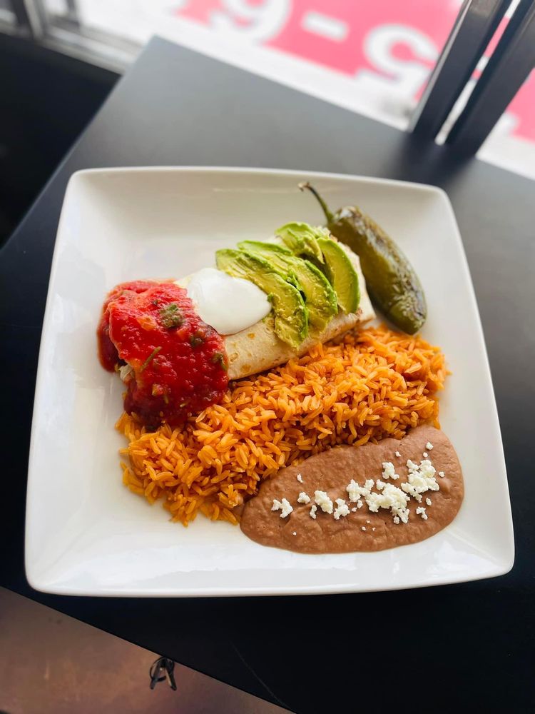 Mauricio’s Kitchen Logo