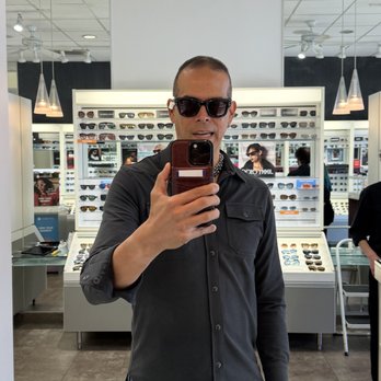 Sunglass Hut - Sunglasses Near Me - Belmont Shore, California