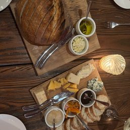 Bread service and fromage board. 10/10 Bread service and fromage board. 10/10