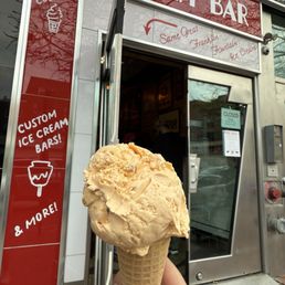 Peach single scoop