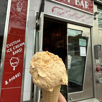Franklin Ice Cream Bar - Peach single scoop - Ice Cream & Frozen Yogurt Near Me - Philadelphia, Pennsylvania Franklin Ice Cream Bar - Peach single scoop - Ice Cream & Frozen Yogurt Near Me - Philadelphia, Pennsylvania