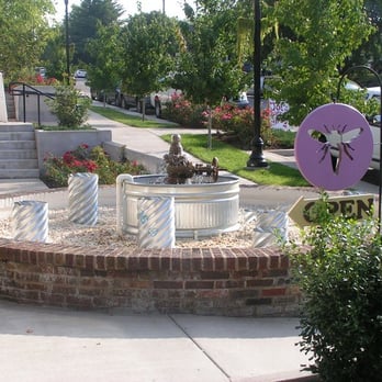 Edgehill Village - fountain out front - Shopping Centers Near Me - Nashville, Tennessee Edgehill Village - fountain out front - Shopping Centers Near Me - Nashville, Tennessee