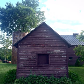 Pearmund Cellars - Wineries Near Me - Broad Run, Virginia