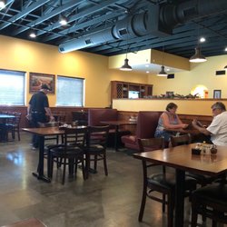 Luigis - Dining room and wine bar