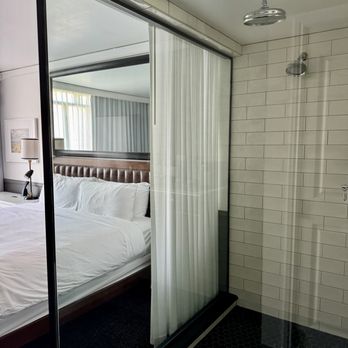 Pendry San Diego - Shower (King Bed City View) - Hotels Near Me - San Diego, California