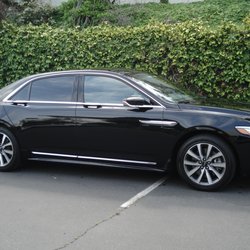 La Costa Limousine - Executive Lincoln Sedan