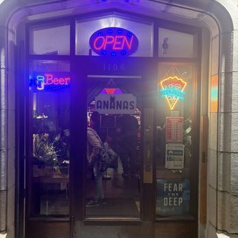 Ananas Pizzeria - Pizza Near Me - Seattle, Washington