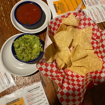 Border Grill Fresh-Mex - Chips Salsa & guacamole dip - Tacos Near Me - Orlando, Florida