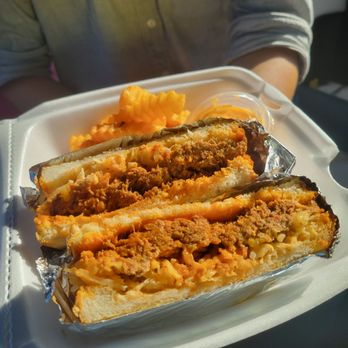 Birrieria Mama Rosa - Birria reuben - Mexican Near Me - Austin, Texas