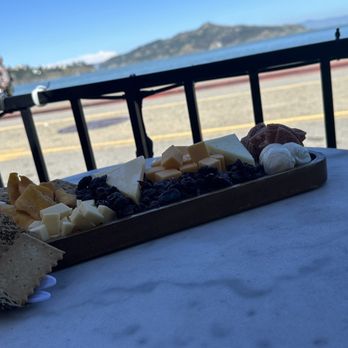 Real Napa - Cheese platter and crackers - Wine Tasting Room Near Me - Sausalito, California