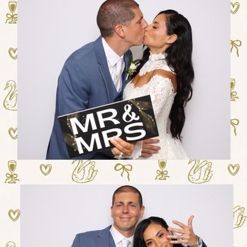SnapSesh Booth - Photo Booth printout - Photo Booth Rentals Near Me SnapSesh Booth - Photo Booth printout - Photo Booth Rentals Near Me