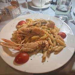 Tender - Pasta w huge prawns