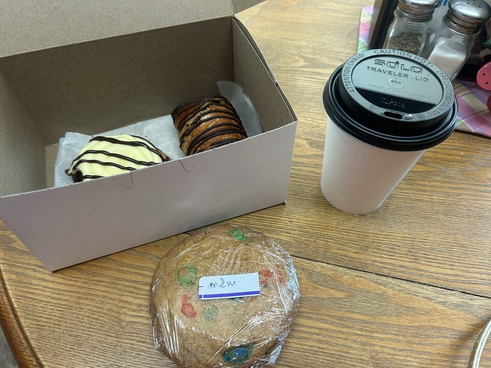 Apple Valley Bakery Logo