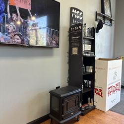 Lookin' Sharp Mens Haircut Lounge