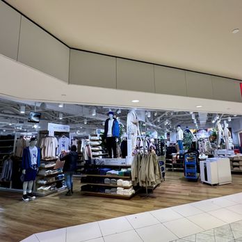 UNIQLO - Men's Clothing Near Me - San Francisco, California UNIQLO - Men's Clothing Near Me - San Francisco, California