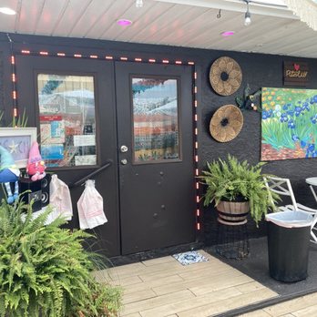 Pitaluv - Outside patio - Salad Near Me - Spring Hill, Florida