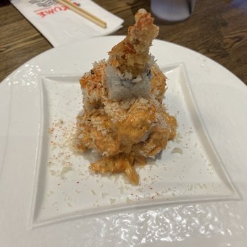 Kume Steakhouse - Volcano Roll - Sushi Bars Near Me - Epping, New Hampshire
