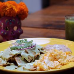 La Waffleria de Allende - Chilaquiles en crema de cilantro
