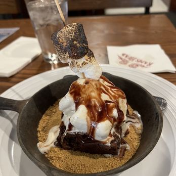 Rams Head Tavern - S'mores Sundae - American Near Me - Annapolis, Maryland Rams Head Tavern - S'mores Sundae - American Near Me - Annapolis, Maryland