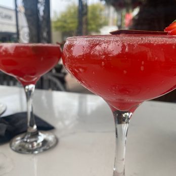 Ebb & Flow - Cocktail Bars Near Me - Plano, Texas
