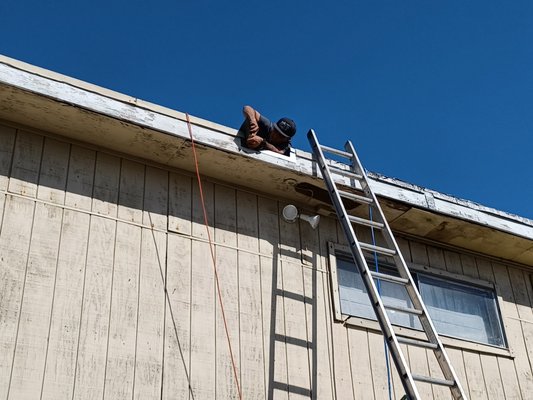 Jorge O&G Roofing and Construction Logo